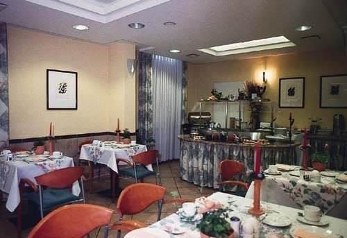 Hotel Mado Koln Bagian luar foto