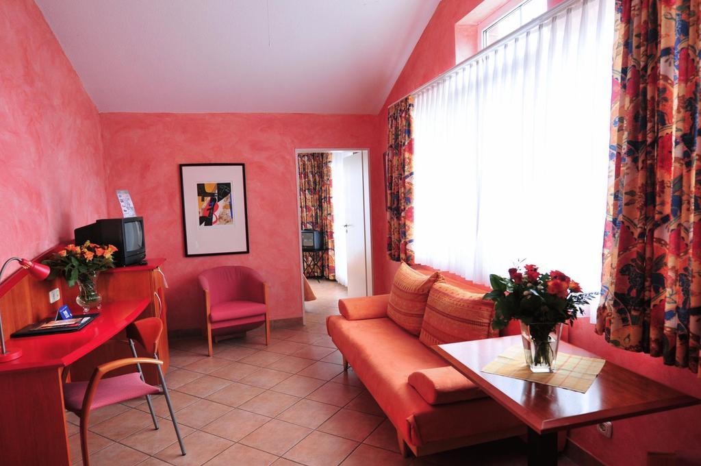 Hotel Mado Koln Ruang foto