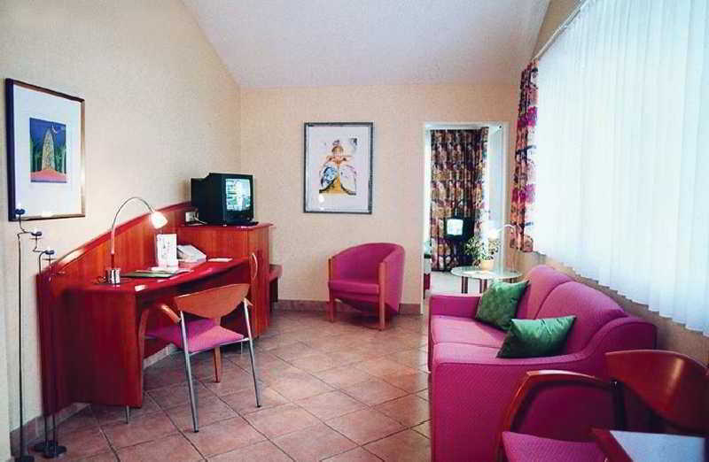 Hotel Mado Koln Ruang foto