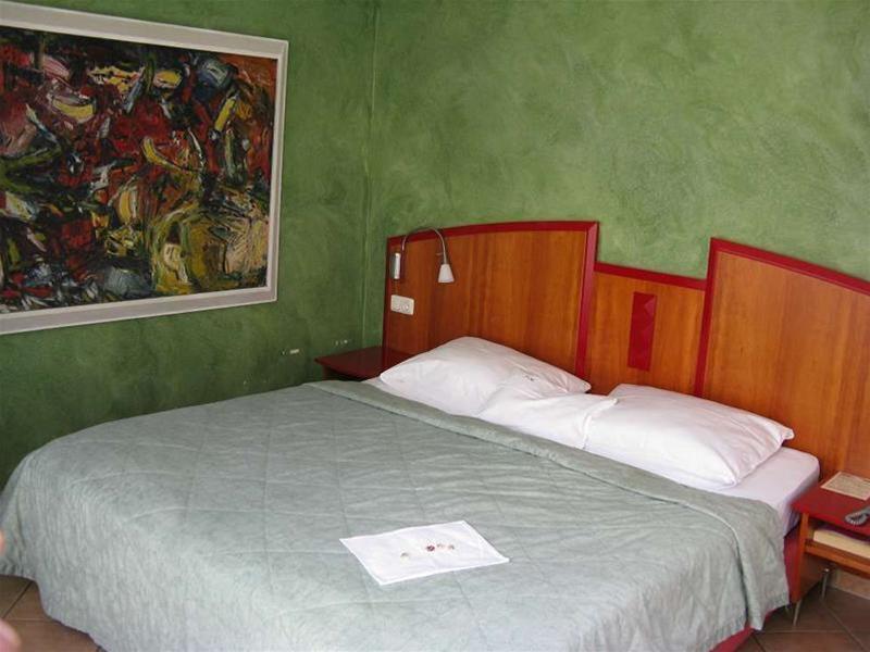 Hotel Mado Koln Bagian luar foto